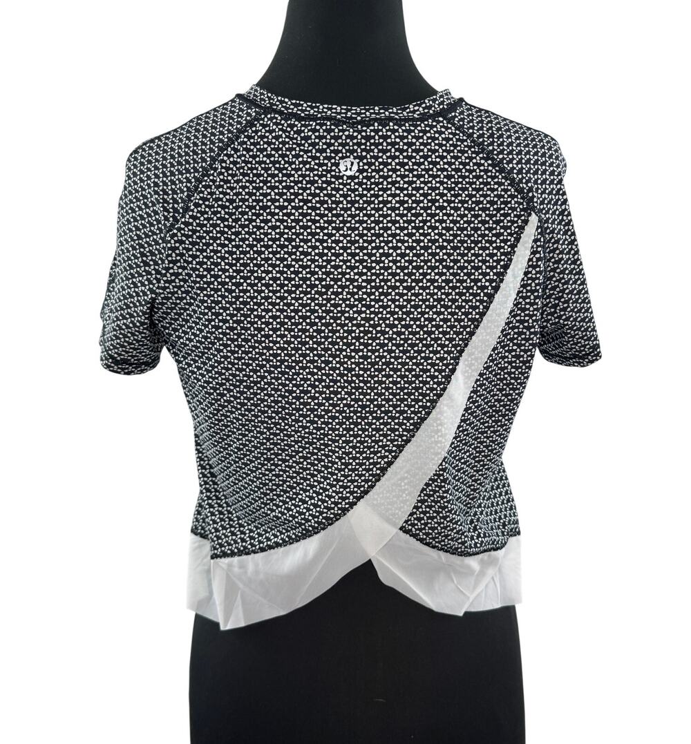 Lululemon Quick Pace Monochromatic Black White Top Crew Neck Raglan Sleeve Sz 4